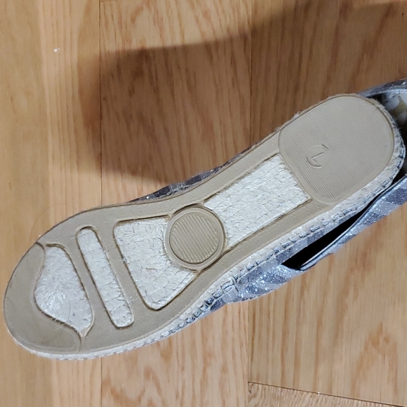 Sparkly silver Enzo Angiolini shoes size 7 - Picture 2 of 2